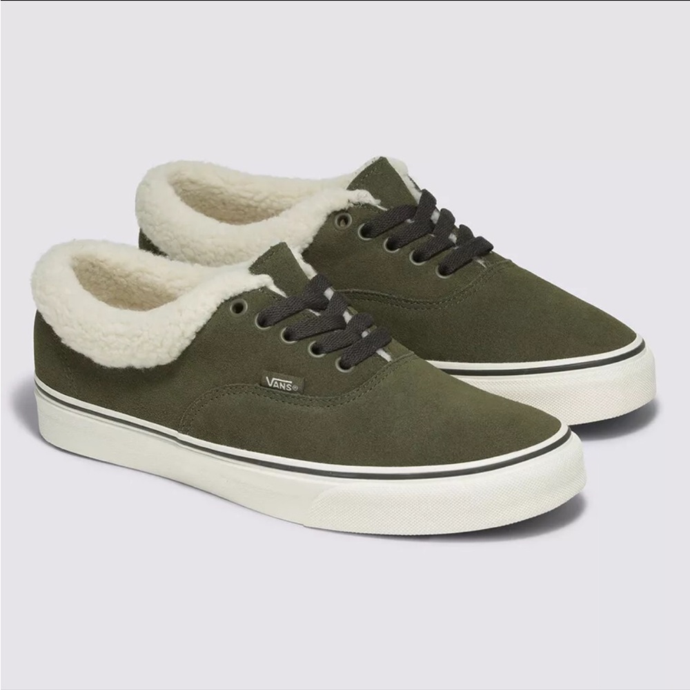 Women’s 7.5 Vans Old Skool Suede Sherpa Grape Leaf Green